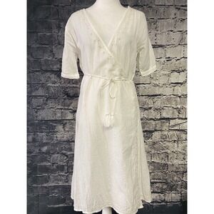 Subtle Luxury Womens Dress‎ Medium White Flowers Gold Striped Light Cottagecore